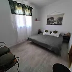 Maisonnette Adossee A Un Mas 2 Chambres